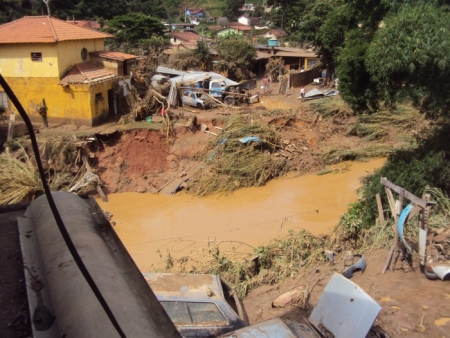 vale do cuiaba - r7- chuva - 12.1.2011